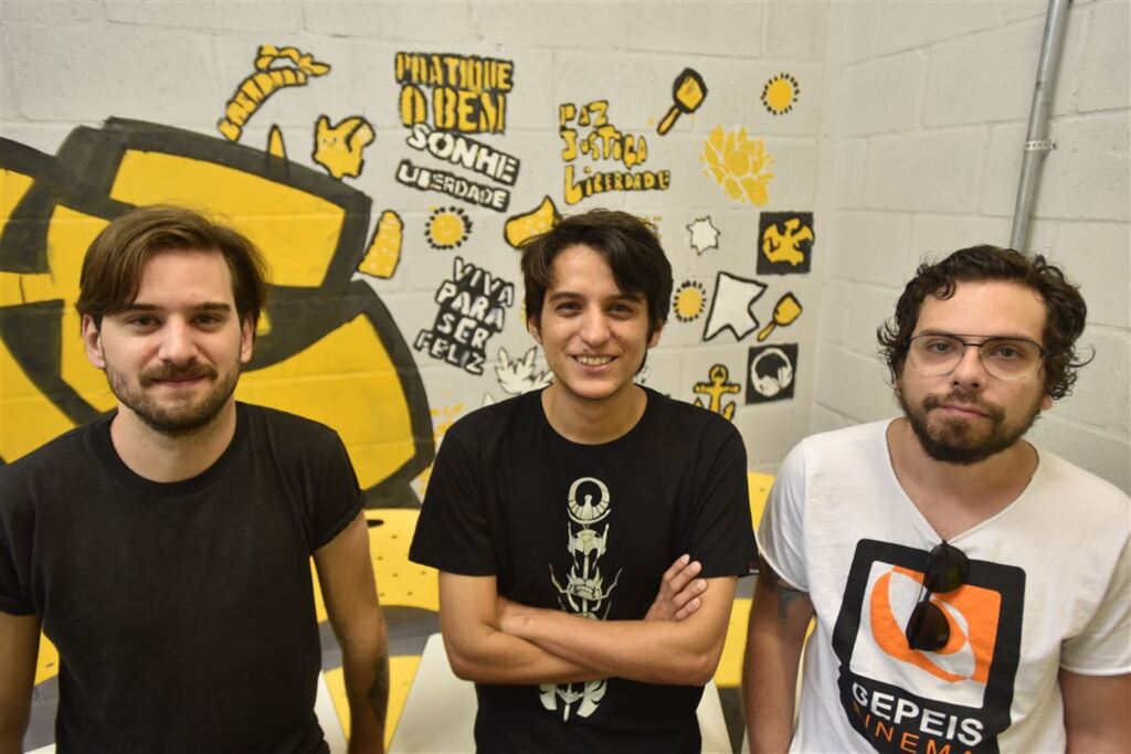 título imagem Amigos promovem oficinas de audiovisual para internos do Case de Santa Maria