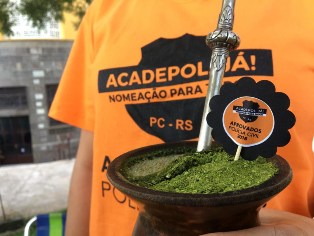 Aprovados em concurso da Polícia Civil se reúnem em Santa Maria por mais nomeações