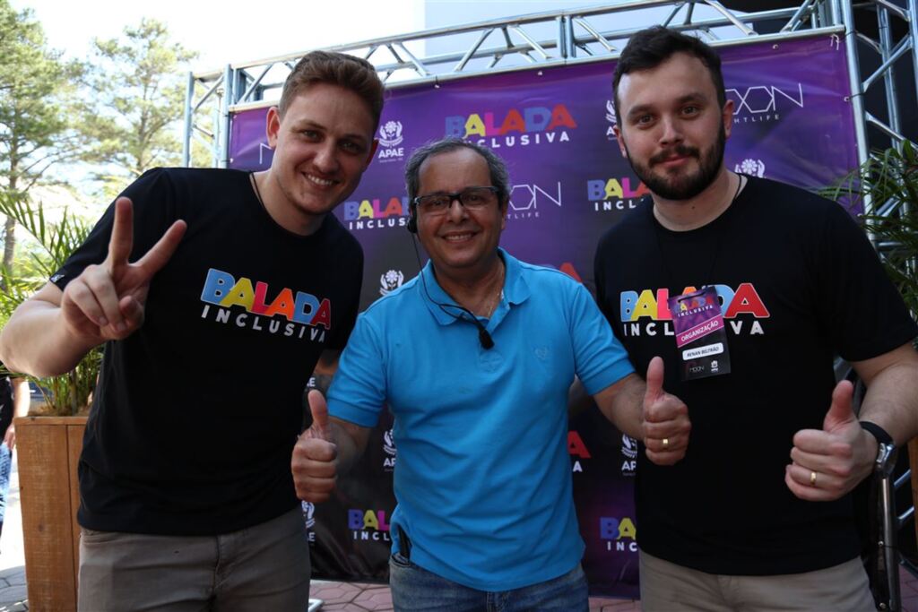 Fotos: Charles Guerra (Diário) - Wilson Neves (ao centro), na 5ª edição da Balada Inclusiva realizada na Moon Nightlife, em outubro de 2018