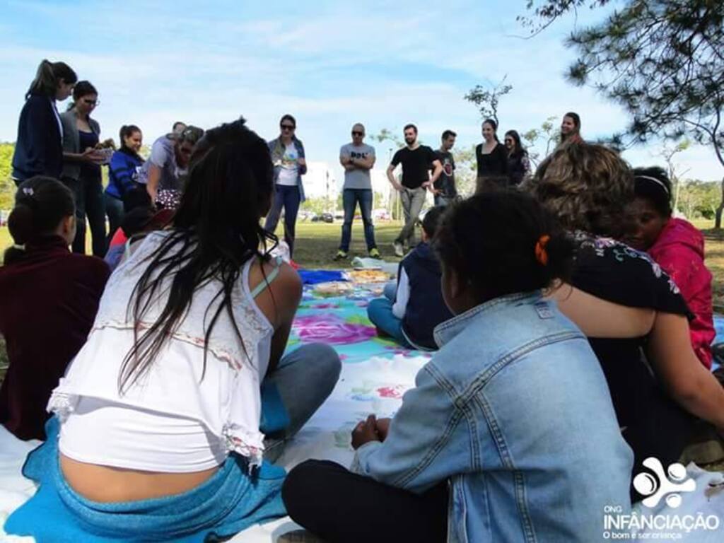 ONG que atende crianças em situação de vulnerabilidade abre seleção para voluntários