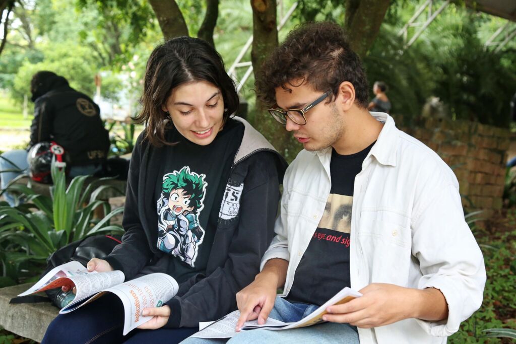 Foto: Pedro Piegas (Diário) - Amanda e Fabrício estão participando das festas da Semana da Calourada
