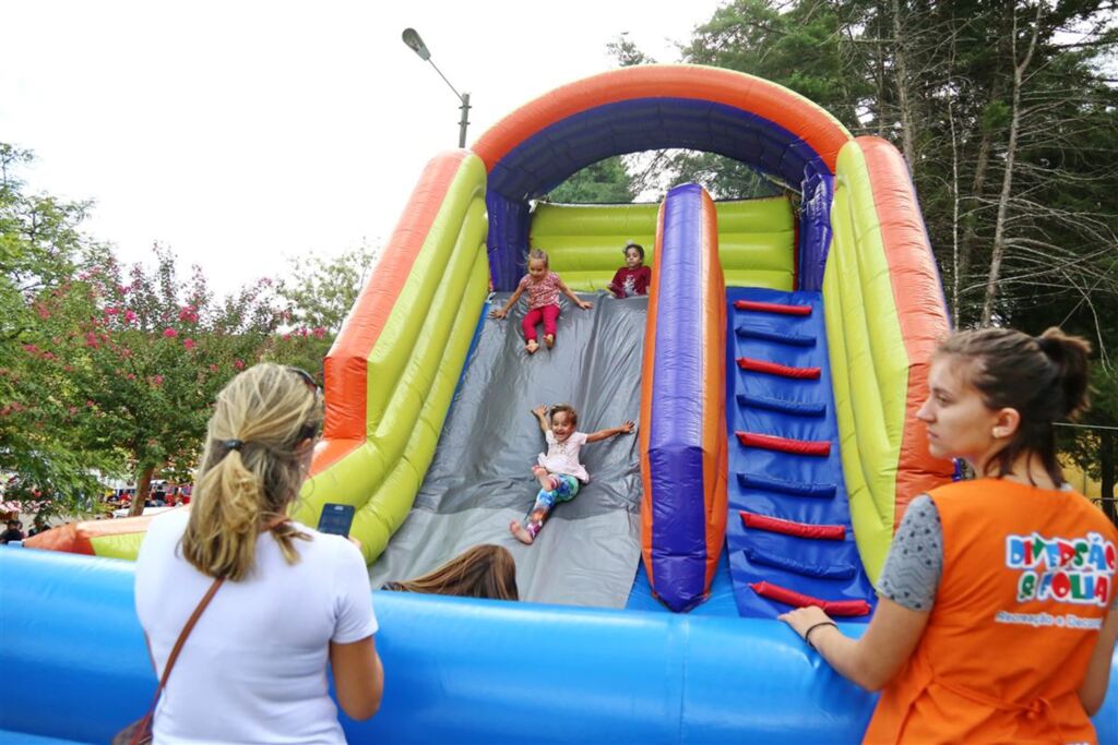 Parque do Elefante, em Camobi, reuniu crianças e adultos