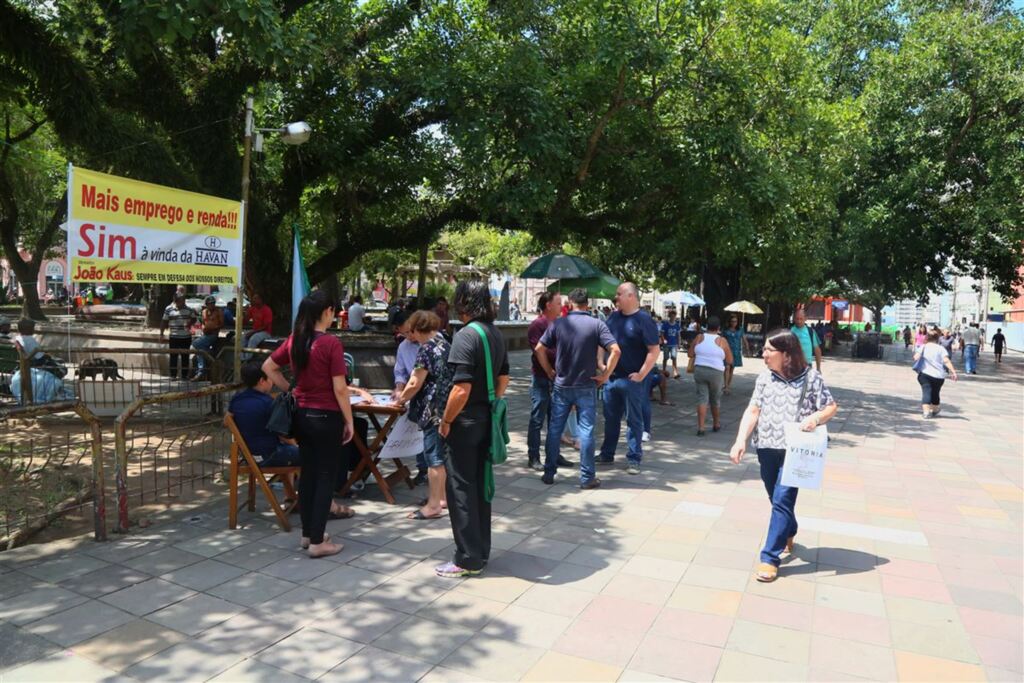 No Calçadão, abaixo-assinado pede a vinda da Havan para Santa Maria