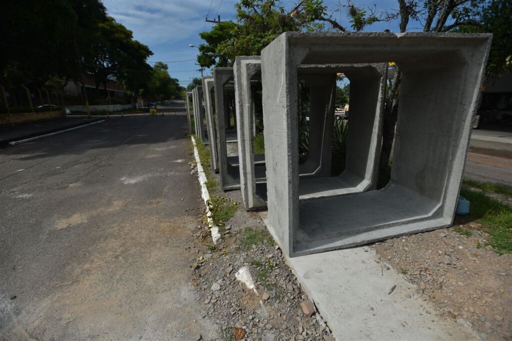 Pelo menos mais 30 dias para consertar buraco da Avenida Borges de Medeiros