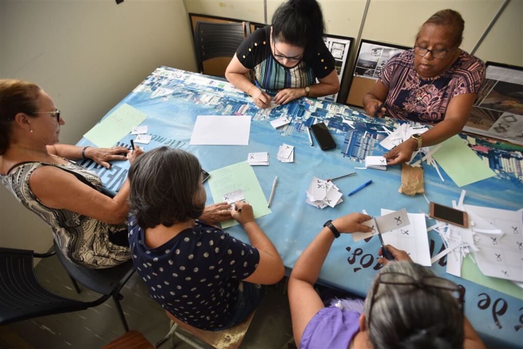 VÍDEO: mães de vítimas da Kiss escrevem cartas aos familiares de Brumadinho