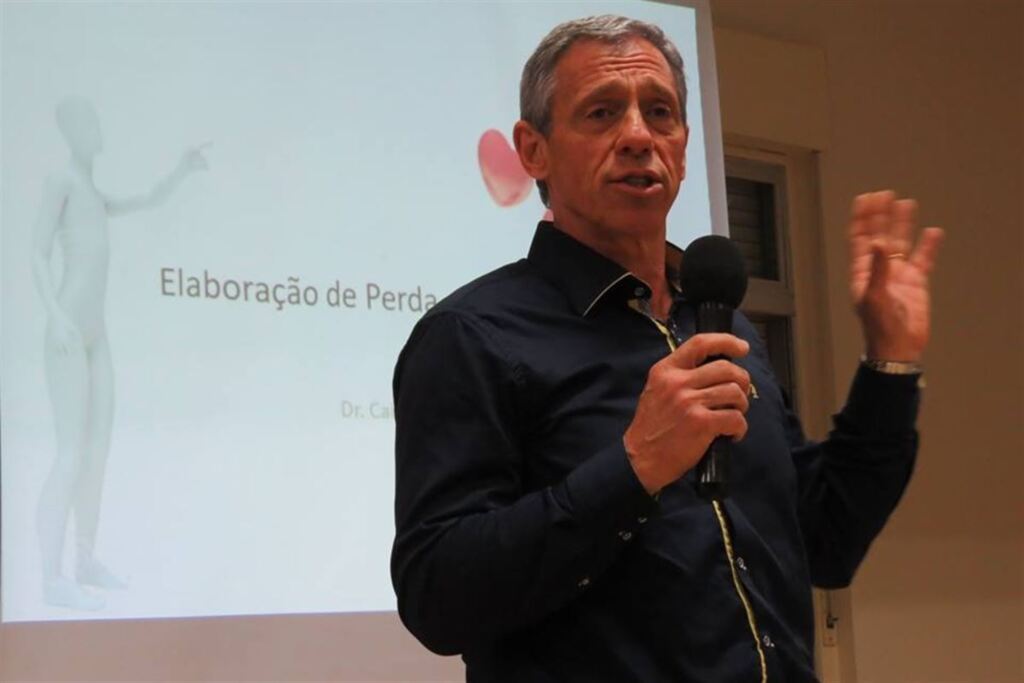 Professor e psicólogo relembra sua trajetória e o uso da tecnologia aliada à profissão