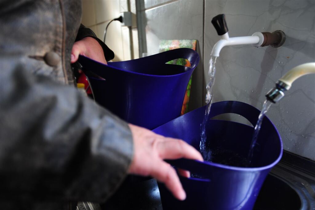 Moradores de dois bairros da Região Sul de Santa Maria enfrentam falta d'água desde segunda-feira