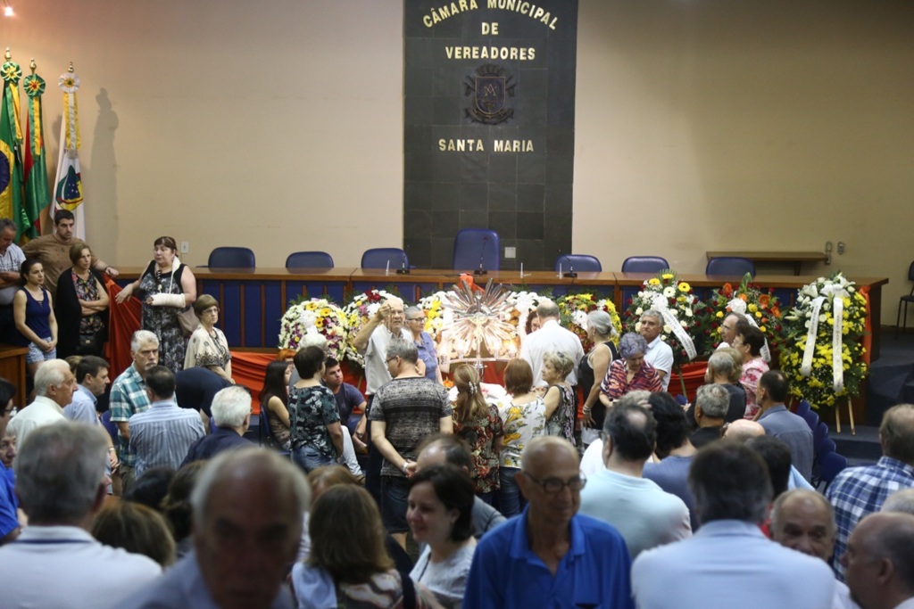 Escritor e ex-vereador Humberto Gabbi Zanatta é velado na Câmara de Vereadores de Santa Maria