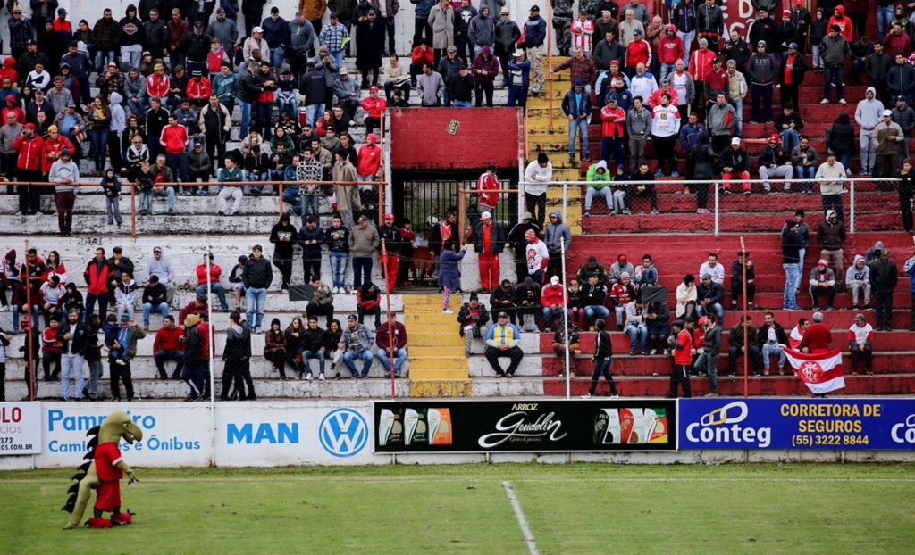 Deputados aprovam projeto que libera venda e consumo de bebidas alcoólicas em estádios do RS