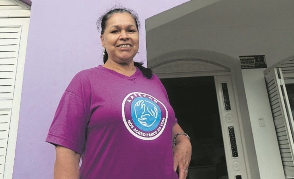 Ex-paciente de câncer vence a doença e hoje ensina outras pessoas em tratamento oncológico