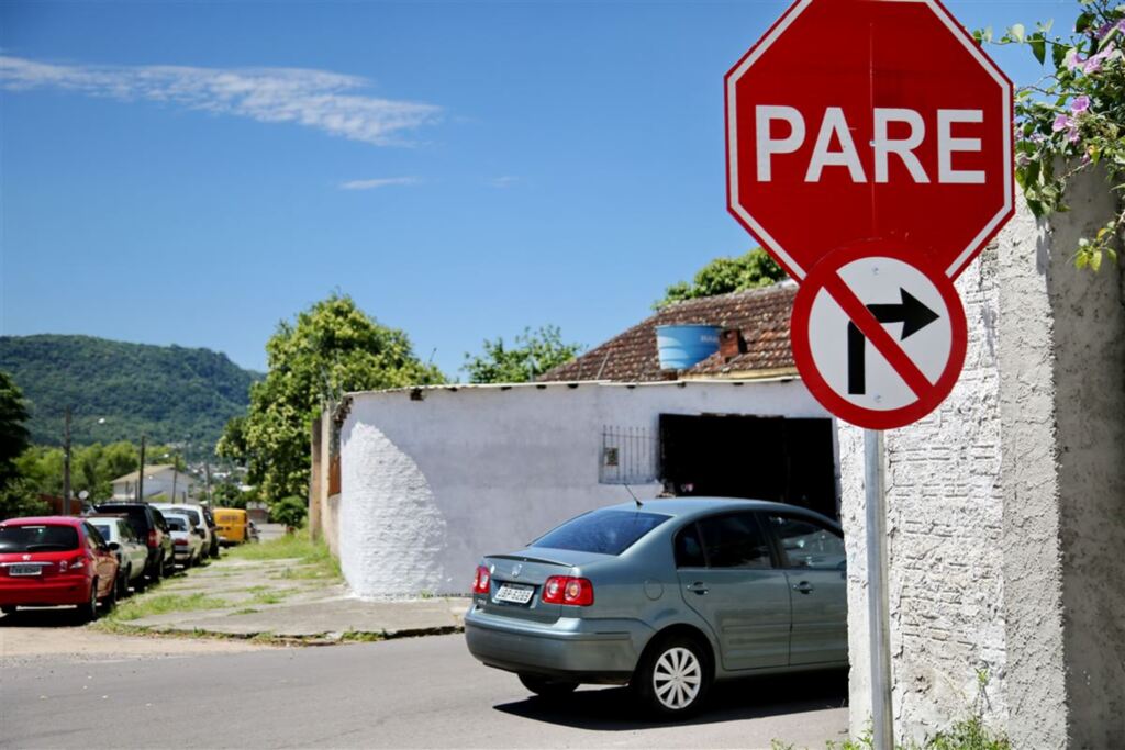 Uma semana depois, mudança na Ernesto Beck ainda confunde motoristas