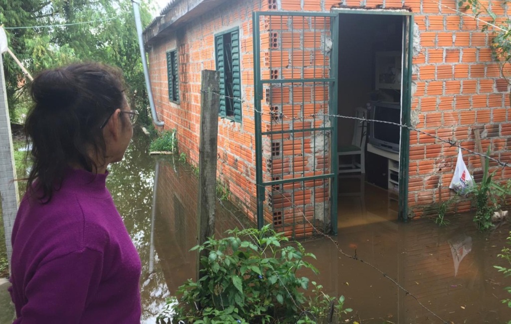 Em um dia, chuva ultrapassa 120 milímetros e causa alagamentos em Santa Maria