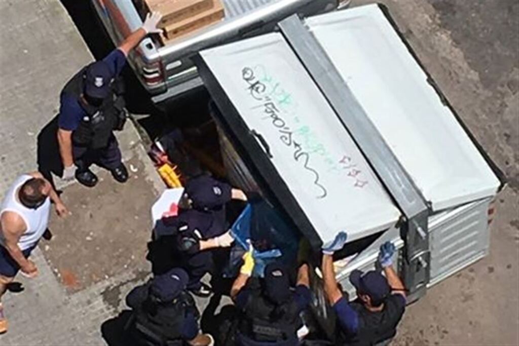 Medicamentos vencidos são encontrados em contêiner no Centro