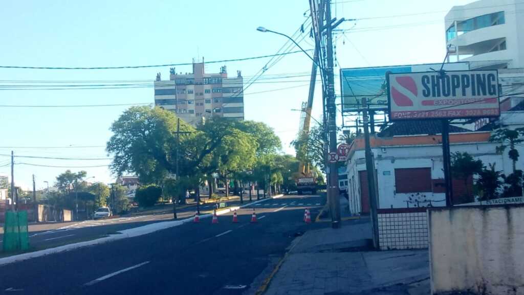 Trechos de avenida e rua central de Santa Maria têm bloqueios nesta manhã