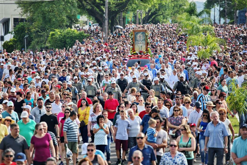 FOTOS: romaria da Mãe Medianeira atraiu 450 mil fieis