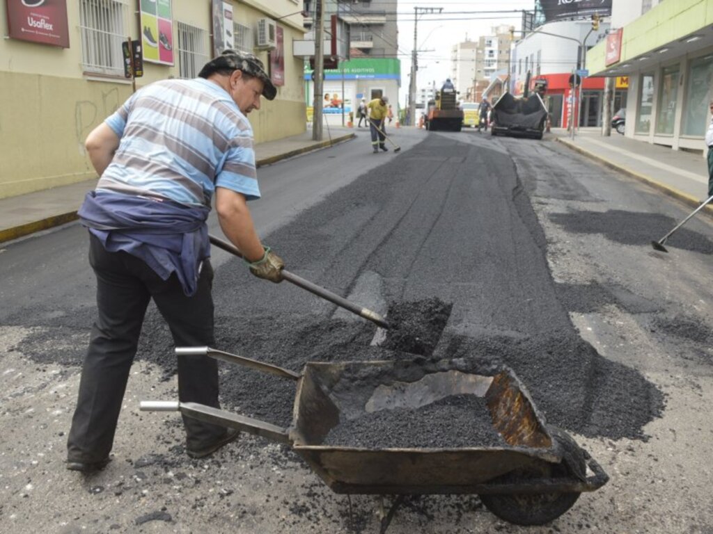 Ruas de Santa Maria recebem recapeamento asfáltico