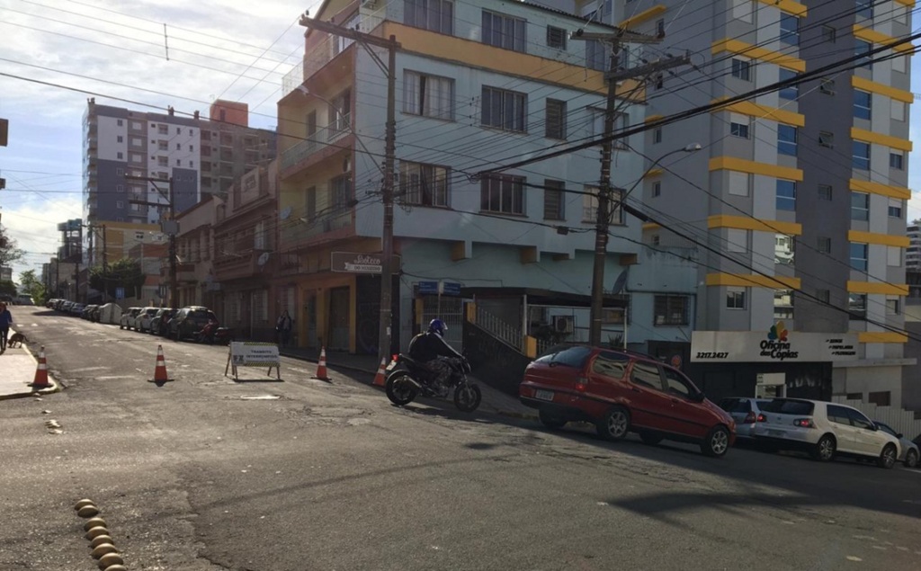 Trânsito na Rua Silva Jardim ficará bloqueado até a tarde desta quarta-feira