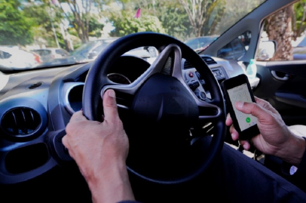 Uso do celular é a terceira maior causa de mortes no trânsito, diz pesquisa