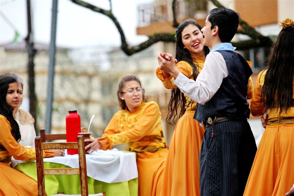 Renan Mattos (Diário) - Desfile Farroupilha na Avenida Medianeira em Santa Maria