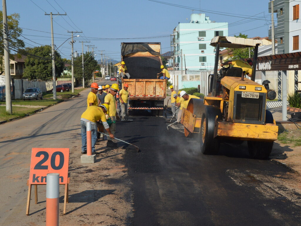 Após obras da Corsan, ruas de Santa Maria recebem obras de melhorias