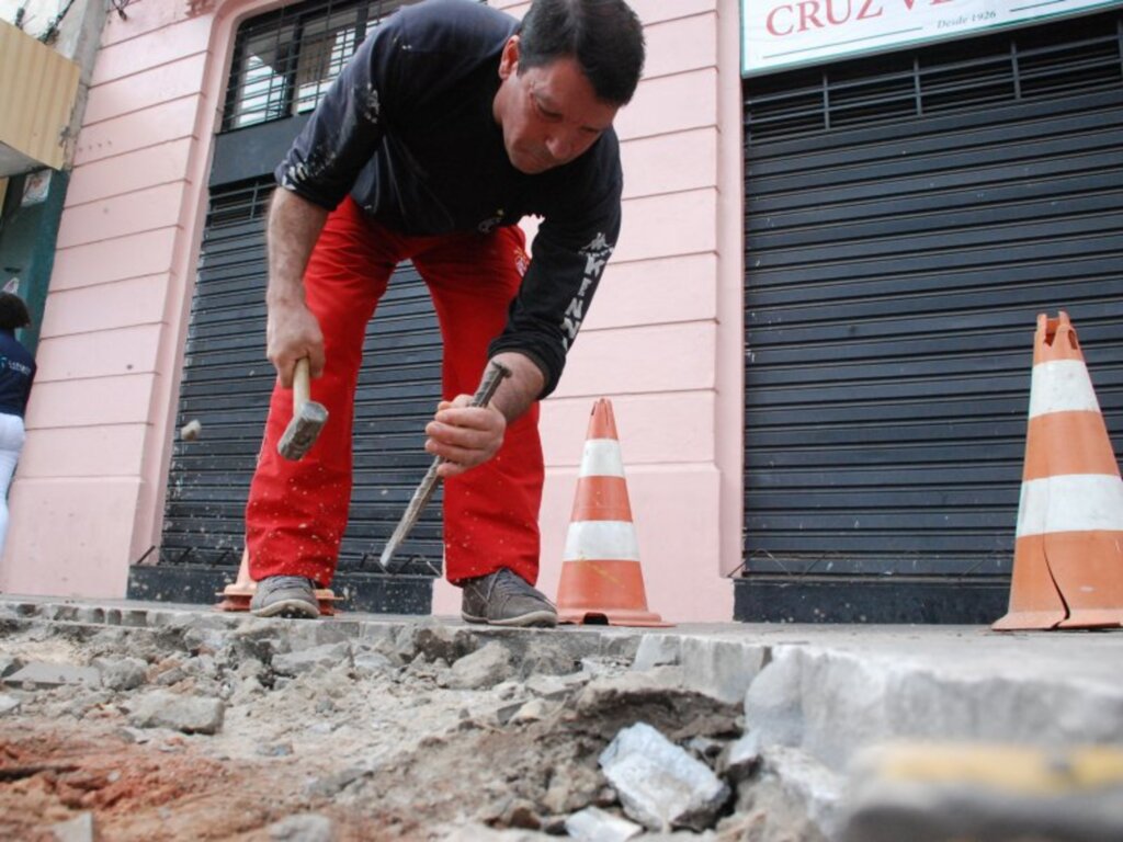 35 vagas de estacionamento para pessoas com necessidades especiais am por readequação