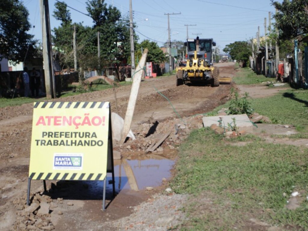 Prefeitura realiza tapa-buracos em estradas e ruas não-pavimentadas. Confira o cronograma