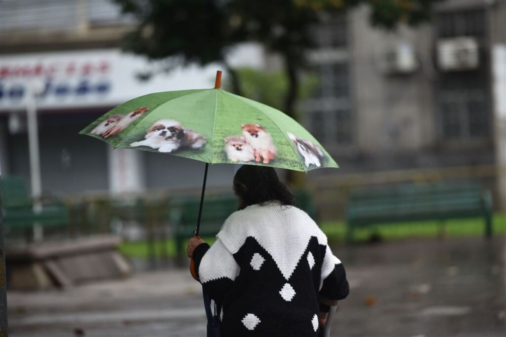 Tempo seco deve voltar a partir de terça na Região Central