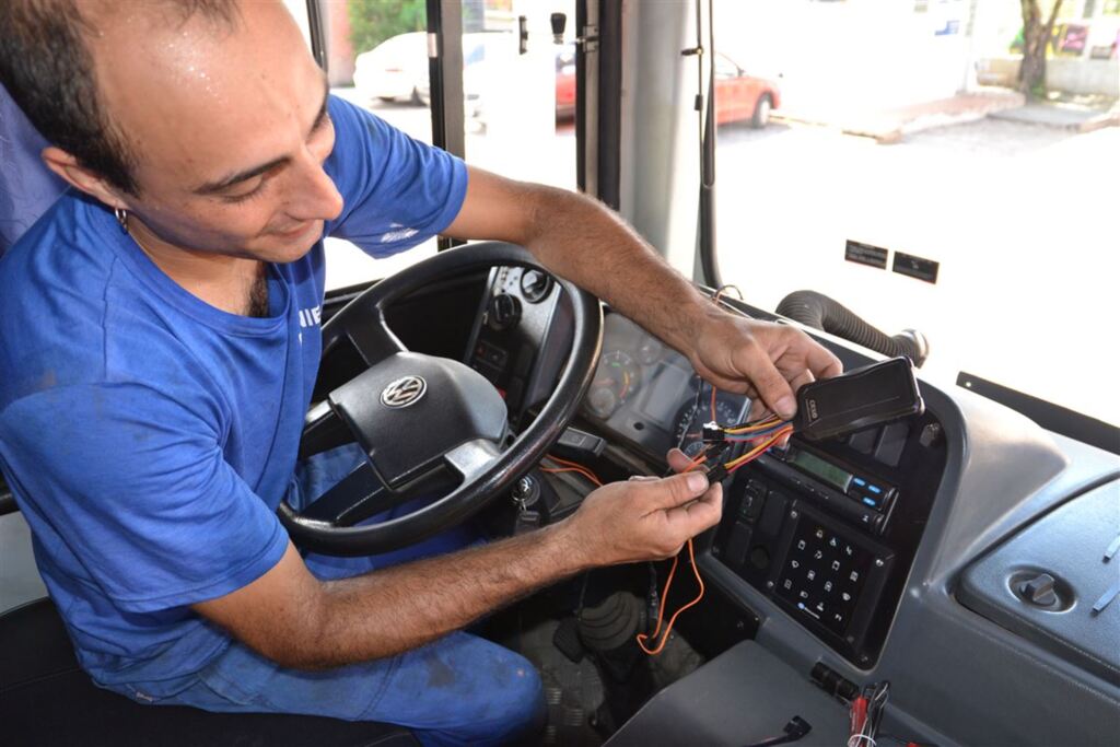 Aplicativo informa em quantos minutos ônibus deve chegar na parada