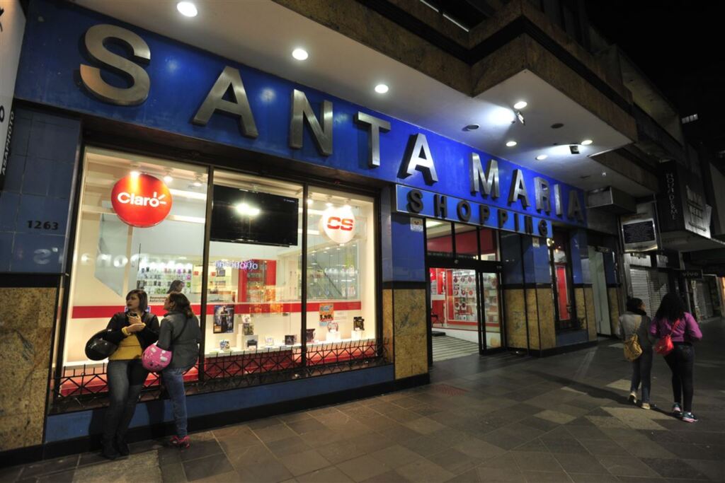 Shopping de Santa Maria arrecada leite para entidades assistenciais