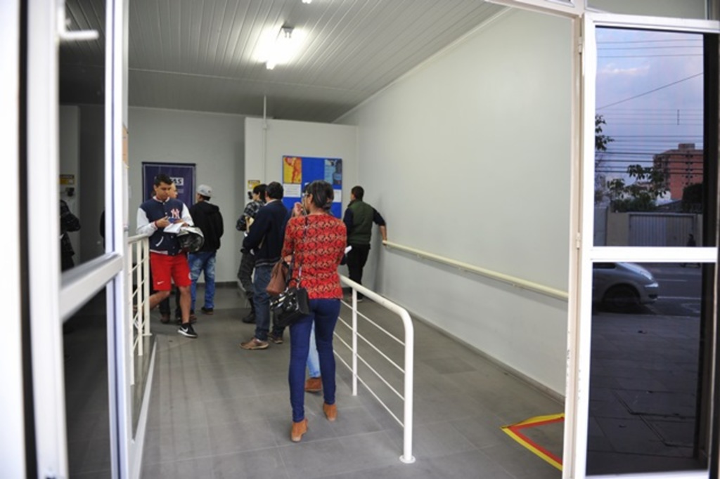 168 oportunidades de empregos e estágios para quarta-feira