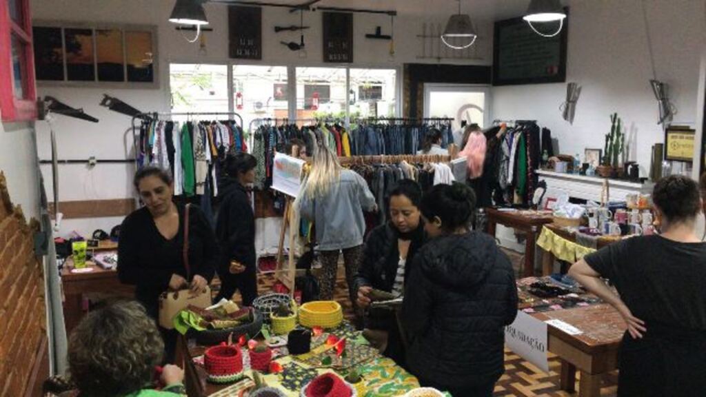 Brechó leva exposição de marcas santa-marienses a restaurante