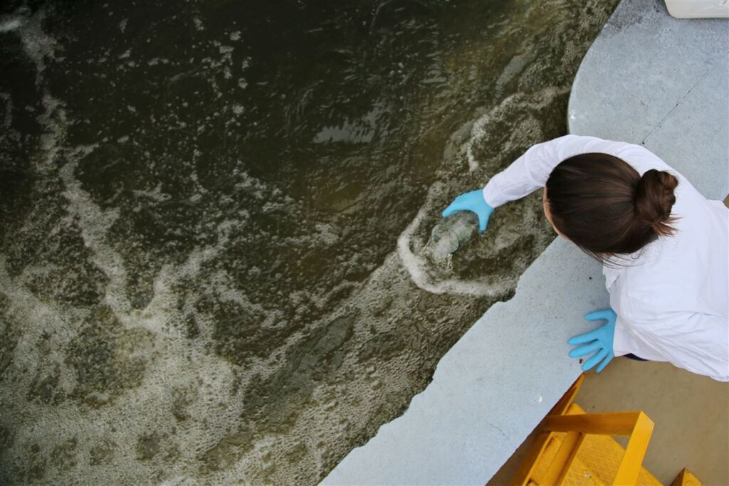 Prefeitura e Corsan assinam contrato para serviços de abastecimento e tratamento de esgoto