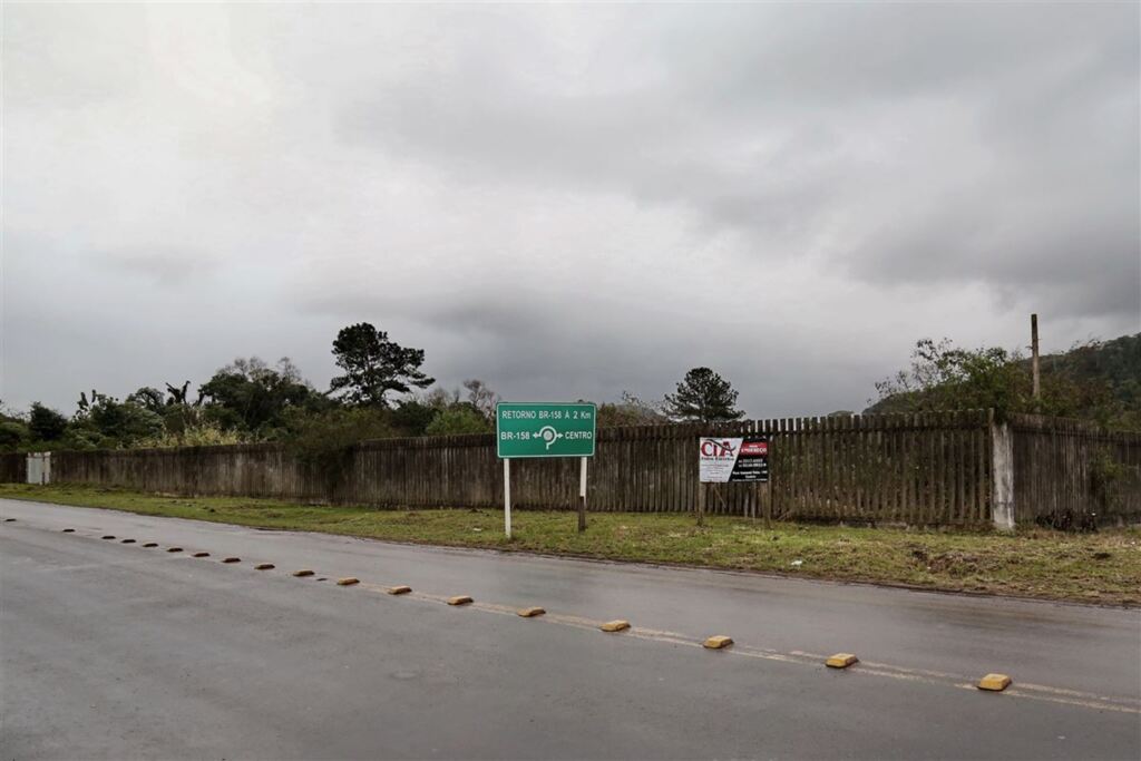 Foto: Charles Guerra (Diário) - Terreno, que está cercado, foi cedido pela União para o  município para empreendimento do Minha Casa Minha Vida