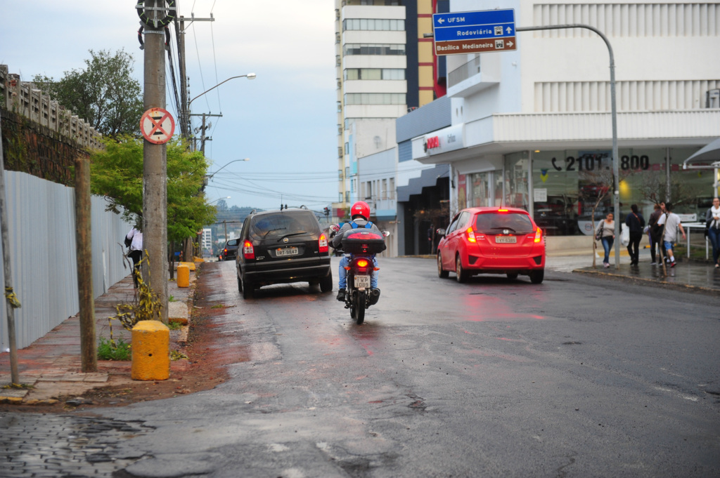 Trânsito na Rua do Acampamento é liberado