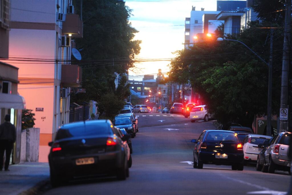 Foto: Renan Mattos - Via passou a ter sentido único no sentido Centro-bairro