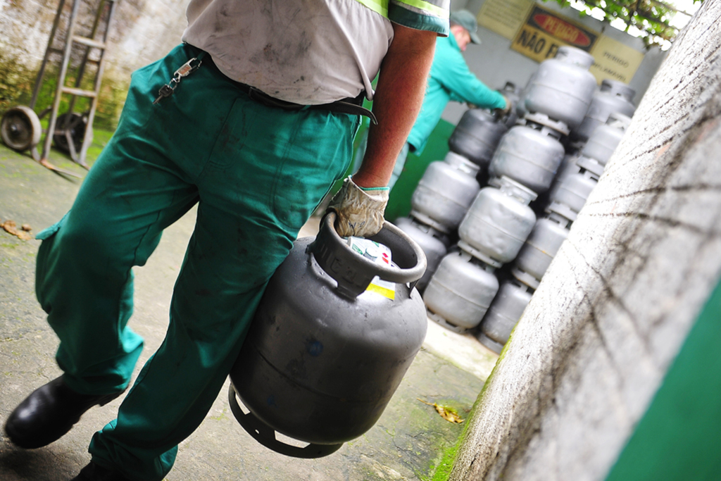 Novas cargas de gás de cozinha chegam em Santa Maria na quinta-feira