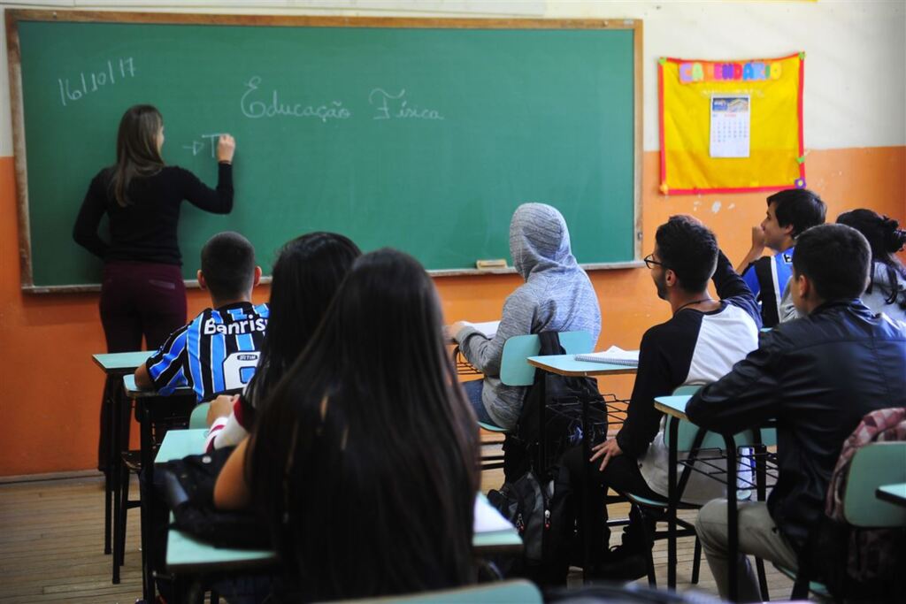 Escolas municipais e estaduais terão aulas hoje e amanhã