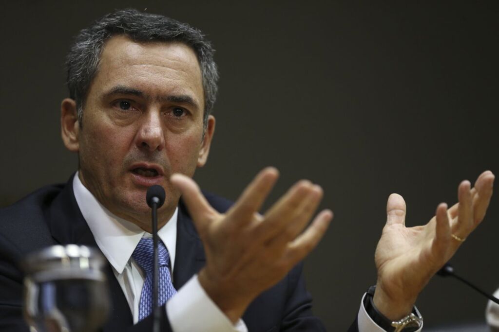 Entenda como o governo irá viabilizar a redução no preço do diesel