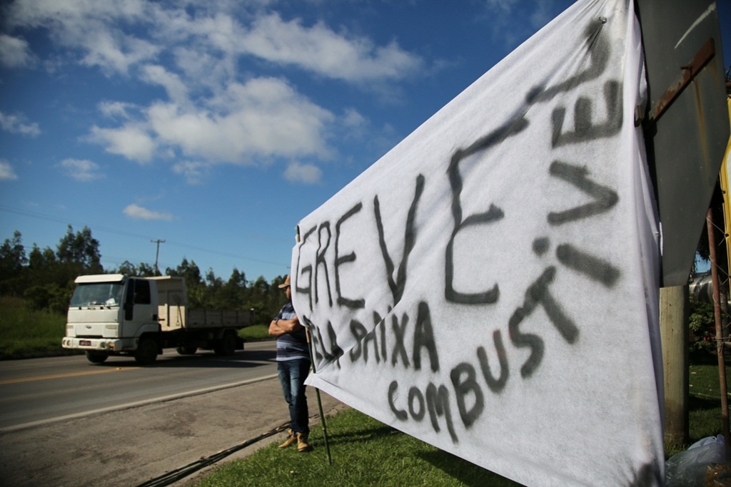Manifestações nas rodovias seguem em pelo menos 11 cidades da Região Central