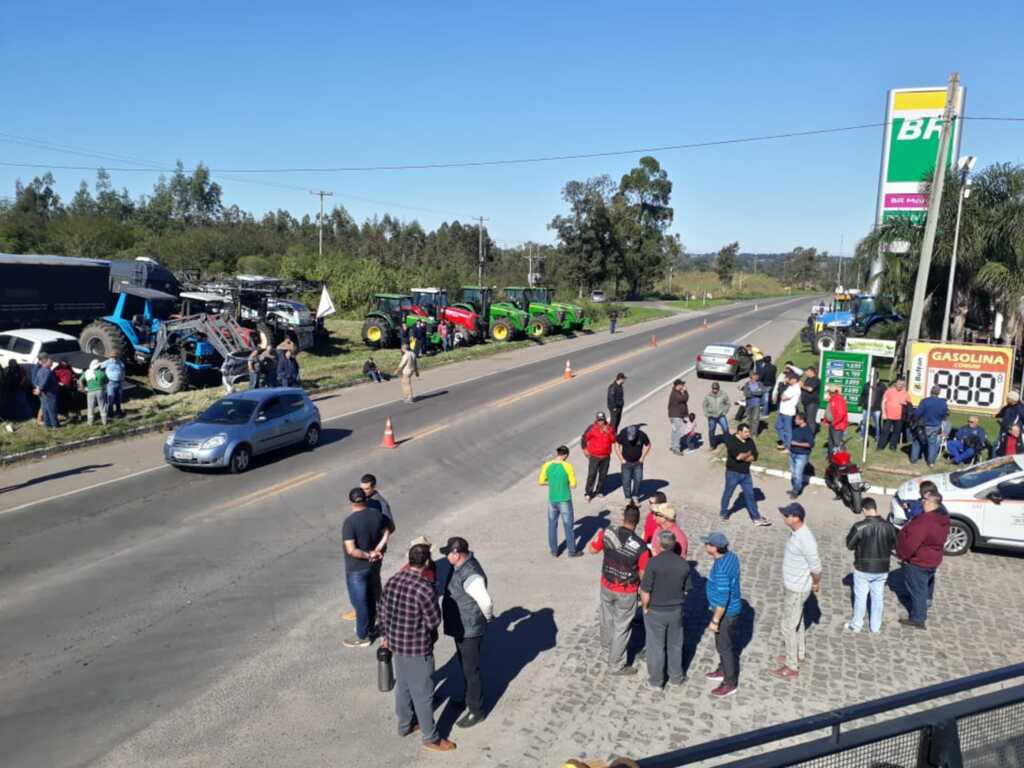 Veja os serviços afetados pela greve dos caminhoneiros no quinto dia de protestos