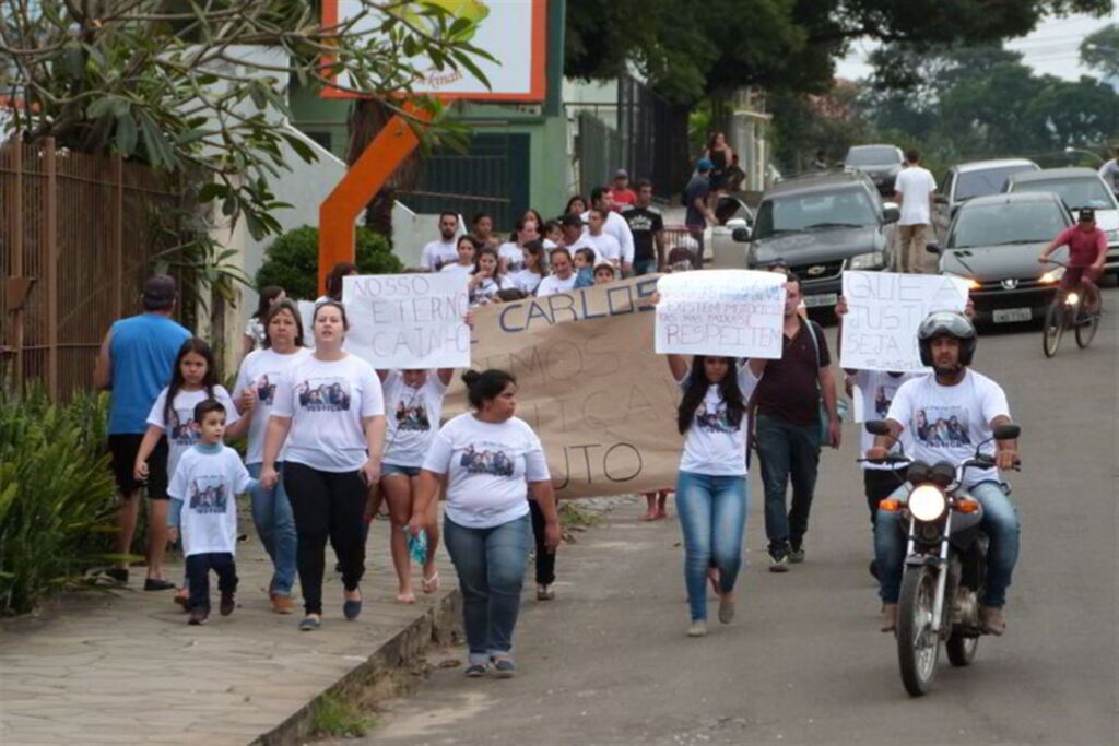 Família de motociclista morto na BR-158 protesta contra a violência no trânsito