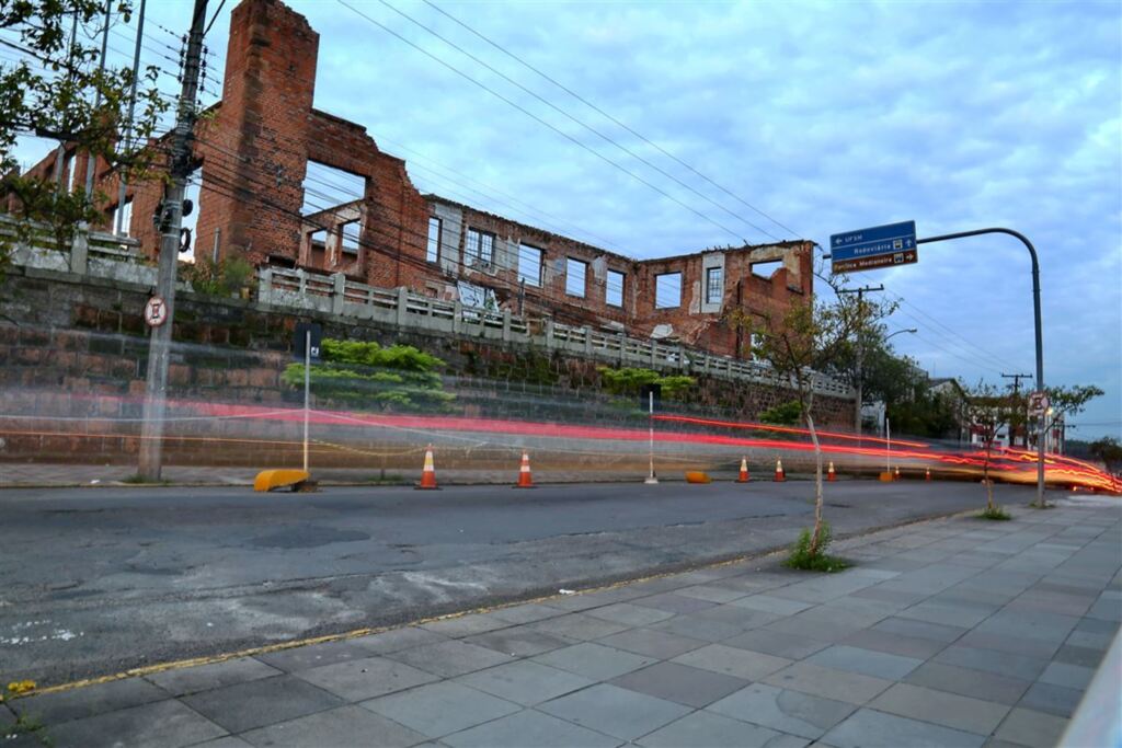 Trânsito na Rua Dr. Turi, em frente ao Centenário, deve ser liberado até a próxima sexta-feira