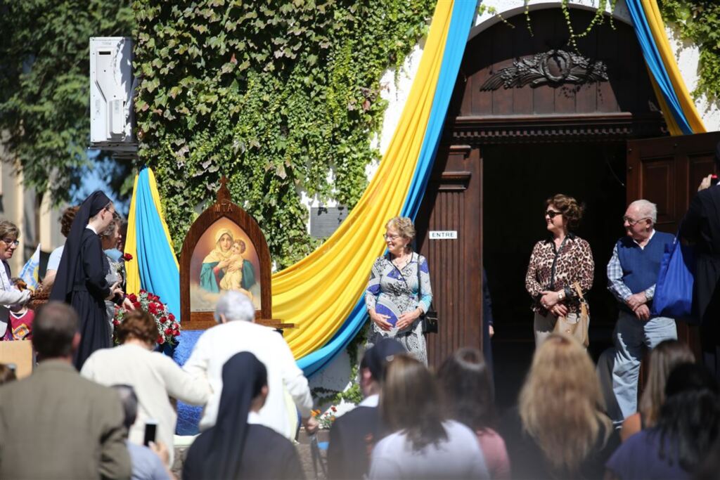 Cerca de 150 fiéis participaram de procissão aos 70 anos do Santuário de Schoenstatt