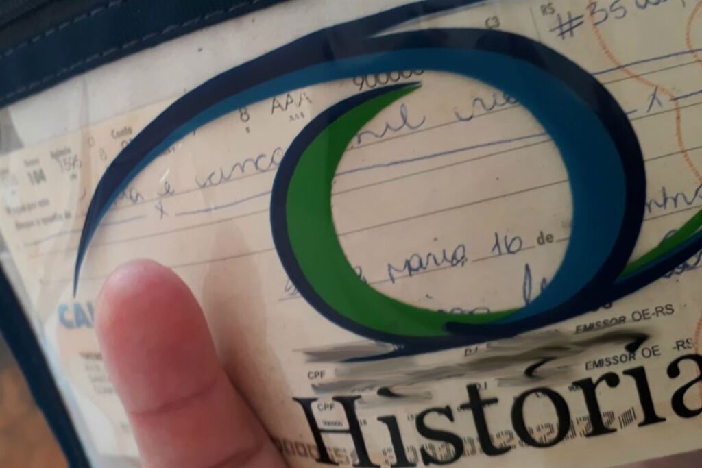 Cheque de R$ 35 mil achado na rua é resgatado pelos donos