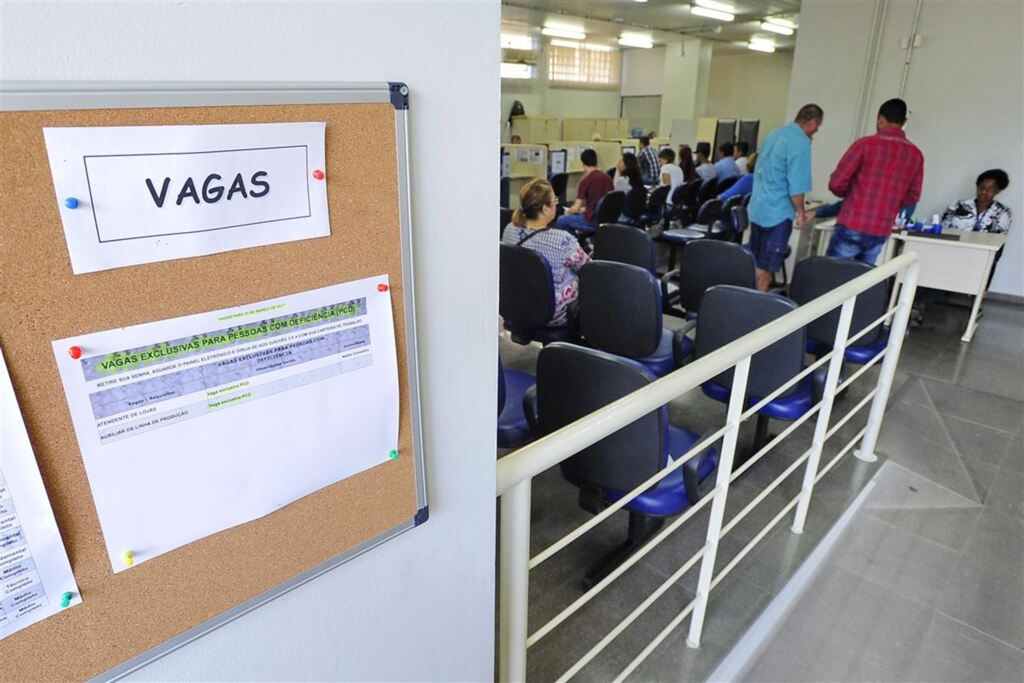 221 vagas de empregos e estágios para quarta-feira