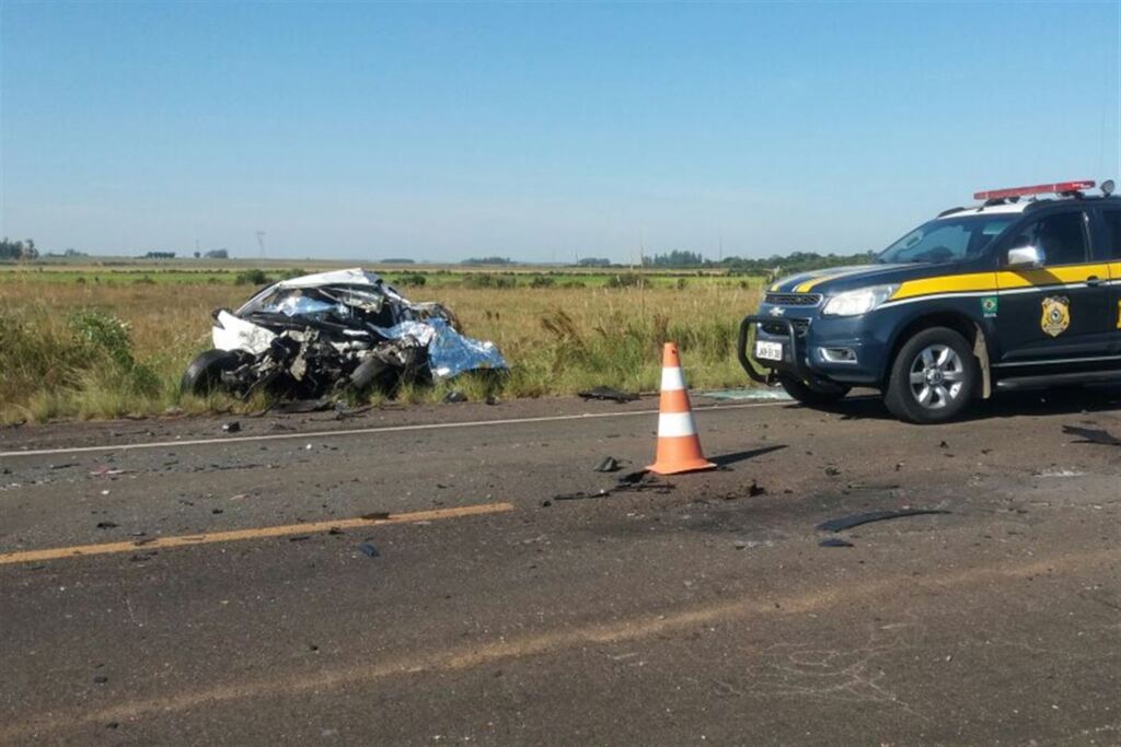 Foto: PRF (divulgação) - Colisão aconteceu às 7h15min