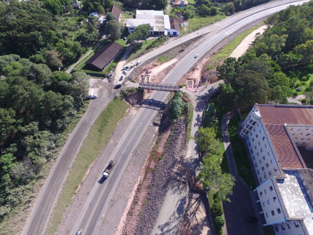 Trânsito no viaduto do Cerrito terá bloqueios nesta segunda-feira
