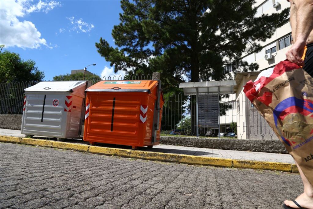Santa Maria fica com 10 contêineres de lixo seco até setembro