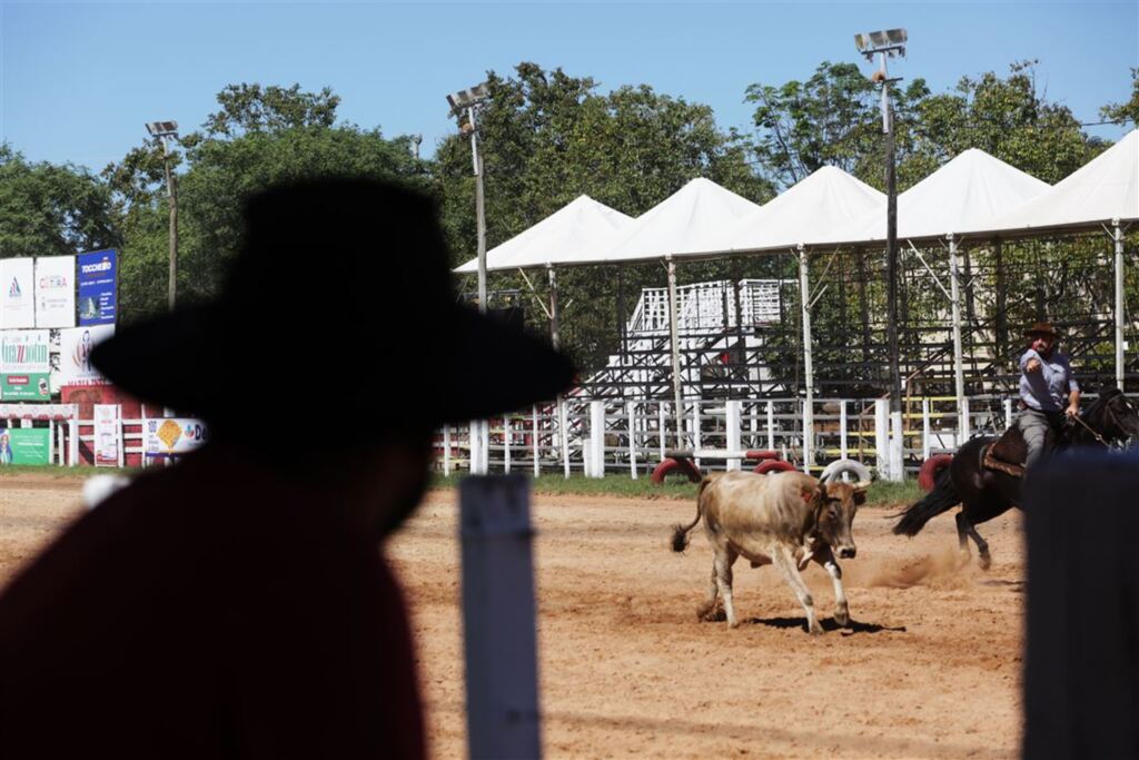 Começa 24ª edição do Rodeio Internacional do Conesul