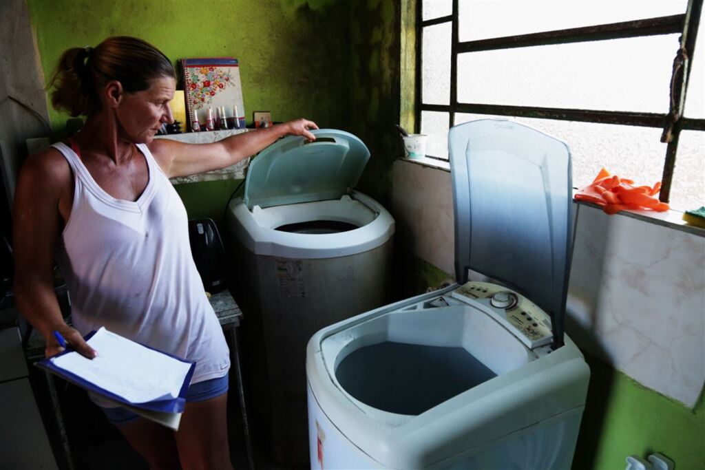 Constante falta de água na cidade acirra relação entre população e Corsan